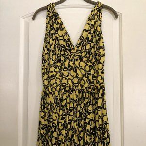 Vintage (just above) knee length dress. Size 2.